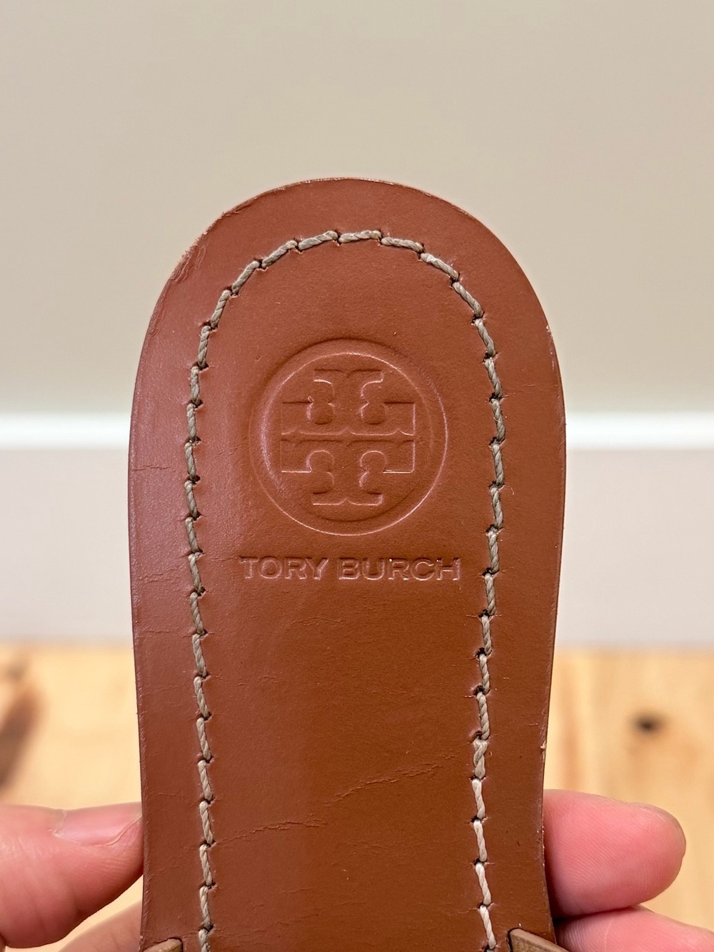 Tory Burch Women’s Gabriel Leather Slip On Thong Sandal Slide - Picture 6 of 7